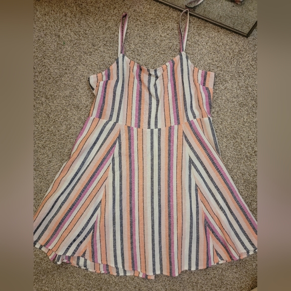 NWT/EUC Old Navy summer dresses - Picture 4 of 6